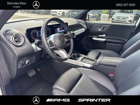 Used 2024 Mercedes-Benz GLB 250 image 11