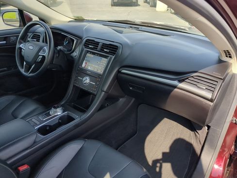 Used 2017 Ford Fusion Energi Titanium FWD image 28