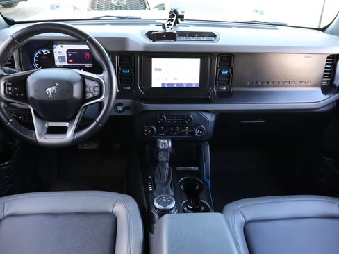 Used 2022 Ford Bronco Black Diamond image 15