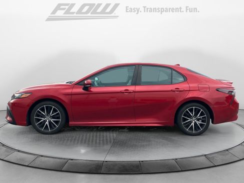 Used 2021 Toyota Camry SE FWD image 5