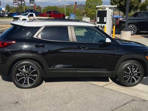 Used 2023 Chevrolet TrailBlazer ACTIV w/ Technology Package image 9
