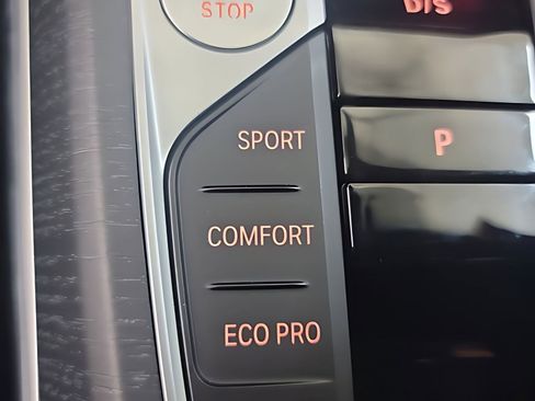 Used 2025 BMW 230i Coupe w/ Convenience Package image 18