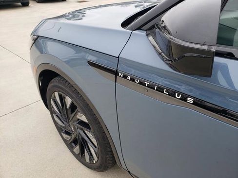 New 2026 Lincoln Nautilus Reserve w/ Jet Appearance Package image 11