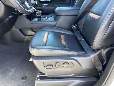 Used 2024 GMC Sierra 1500 AT4 w/ Technology Package image 11