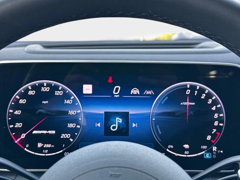 Used 2025 Mercedes-Benz GLC 63 AMG S image 30