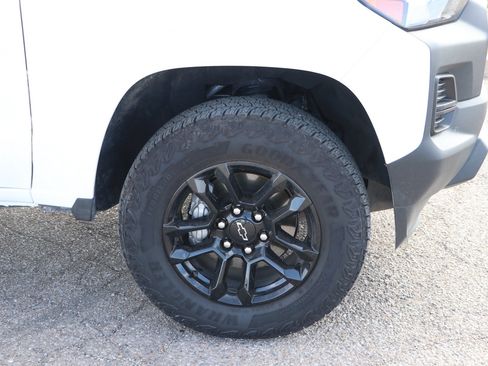 Used 2025 Chevrolet Colorado W/T w/ Advanced Trailering Package RWD image 9