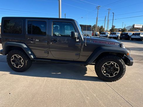 Used 2014 Jeep Wrangler Unlimited Rubicon image 7