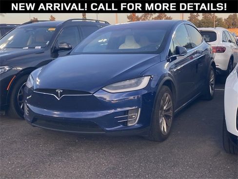 Used 2018 Tesla Model X image 1