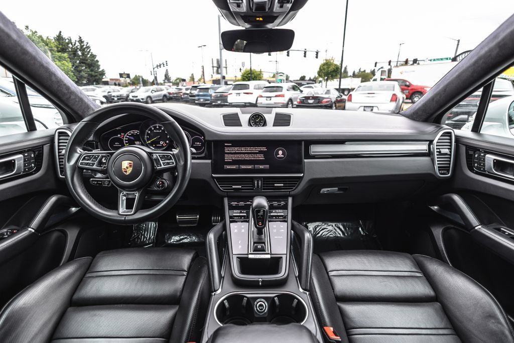 Used 2023 Porsche Cayenne Turbo S AWD/4WD image 27