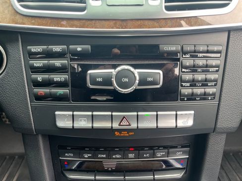 Used 2014 Mercedes-Benz E 350 Sedan image 34
