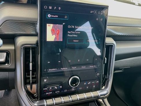 New 2026 GMC Yukon AT4 w/ AT4 Premium Package AWD/4WD image 10
