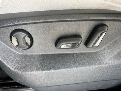 Used 2019 Volkswagen Tiguan SEL FWD image 28