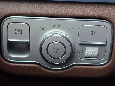 Used 2026 Mercedes-Benz GLS 450 4MATIC image 40