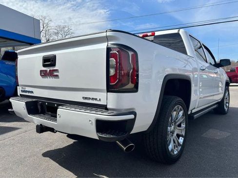 Used 2018 GMC Sierra 1500 Denali w/ Denali Ultimate Package AWD/4WD image 9