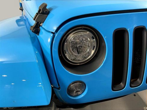 Used 2017 Jeep Wrangler Unlimited Sahara AWD/4WD image 27