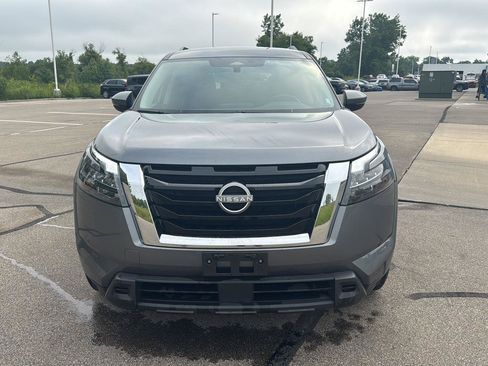 Used 2025 Nissan Pathfinder SV AWD/4WD image 8
