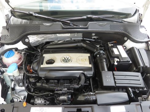 Used 2012 Volkswagen Beetle Turbo FWD image 10