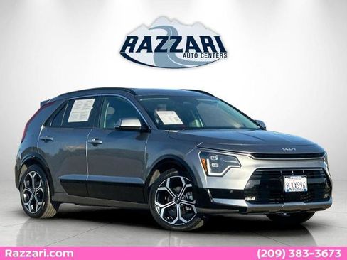 Used 2024 Kia Niro SX Touring FWD image 1