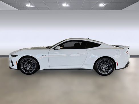 Used 2025 Ford Mustang GT Premium w/ GT Performance Package RWD image 2
