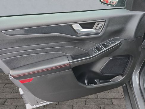 Used 2023 Ford Escape ST-Line w/ Tech Pack #1 image 10