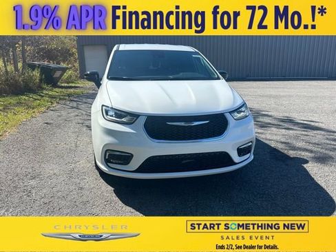 New 2026 Chrysler Pacifica Select image 2