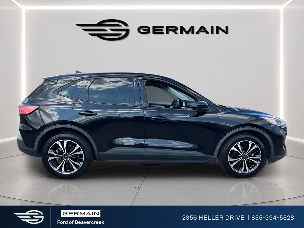 Used 2022 Ford Escape SE w/ SE Sport Appearance Package FWD image 9