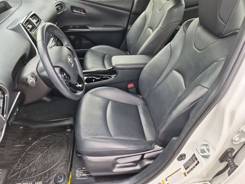 Used 2019 Toyota Prius XLE AWD/4WD image 16
