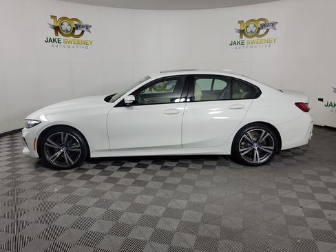 Used 2023 BMW 330i xDrive Sedan w/ Parking Assistance Package AWD/4WD image 4