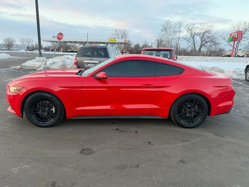 Used 2017 Ford Mustang Coupe image 3