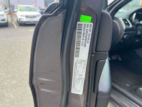 Used 2021 Jeep Grand Cherokee Laredo X image 22