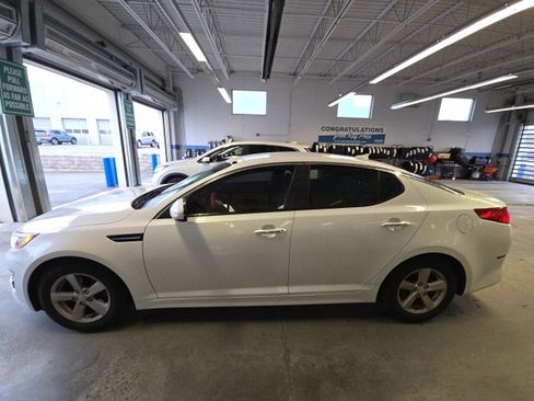 Used 2015 Kia Optima LX image 3
