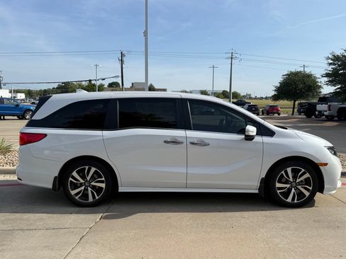 Used 2024 Honda Odyssey Touring image 9