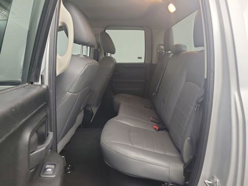 Used 2019 RAM 1500 Express image 10