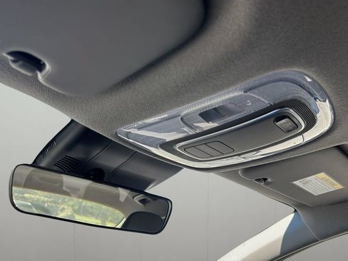 Certified 2025 Hyundai Elantra SE FWD image 35