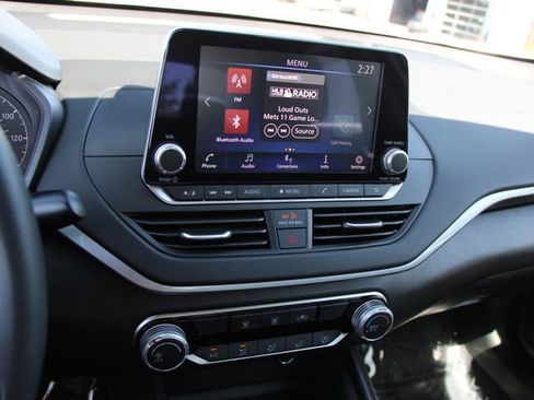 Certified 2025 Nissan Altima 2.5 S FWD image 17