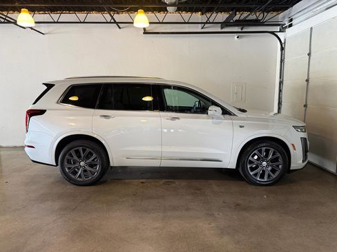 Used 2021 Cadillac XT6 Premium Luxury image 5