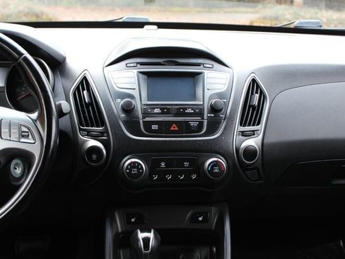 Used 2014 Hyundai Tucson SE image 14