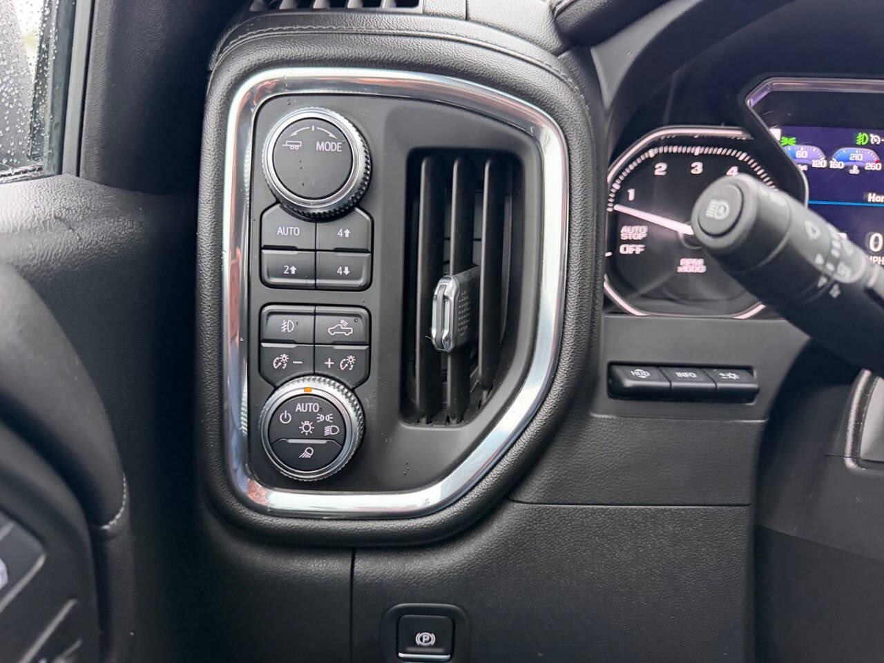 Used 2020 GMC Sierra 1500 Denali w/ Technology Package AWD/4WD image 17