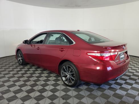 Used 2017 Toyota Camry XSE w/ Moonroof Package FWD image 6