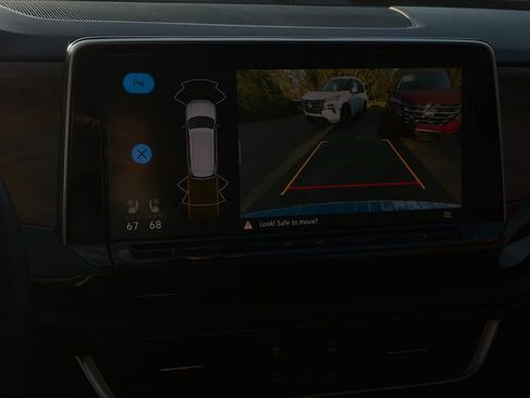 Used 2025 Volkswagen Atlas SE image 20