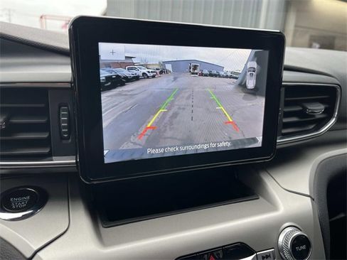 Used 2022 Ford Explorer XLT w/ Equipment Group 202A image 36