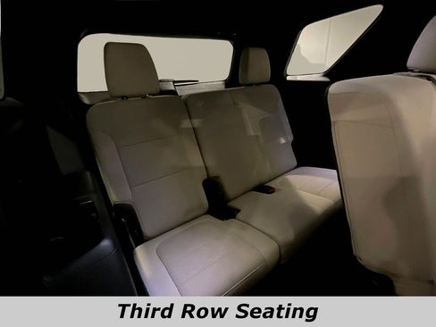 Used 2022 Chevrolet Traverse LS FWD image 26