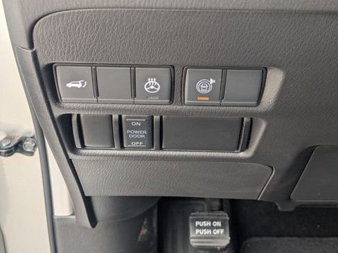 Used 2024 Nissan Armada SL w/ Captain's Chairs Package RWD image 16