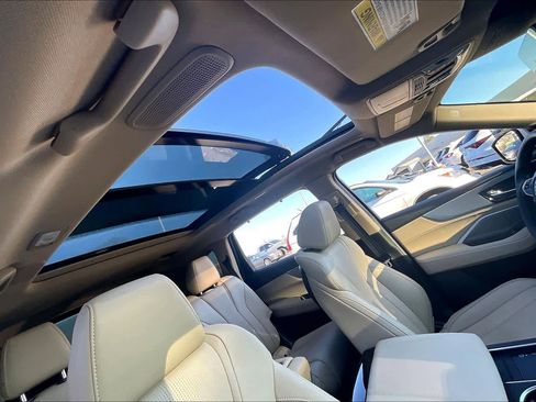 Used 2025 Acura MDX SH-AWD w/ Technology Package image 24