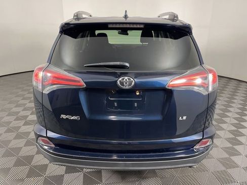 Used 2017 Toyota RAV4 LE FWD image 10
