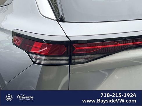 New 2026 Volkswagen Tiguan SE AWD/4WD image 15