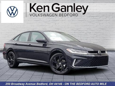 New 2026 Volkswagen Jetta SE FWD image 1