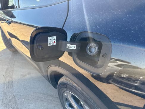 Used 2025 Ford Escape ST-Line Select AWD/4WD image 11