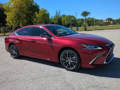 New 2025 Lexus ES 350 w/ Premium Package