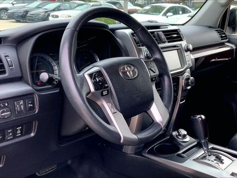 Used 2015 Toyota 4Runner Limited AWD/4WD image 18